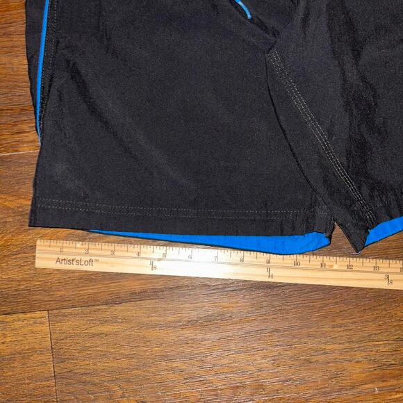 Speedo board shorts size - Picture 2 of 7